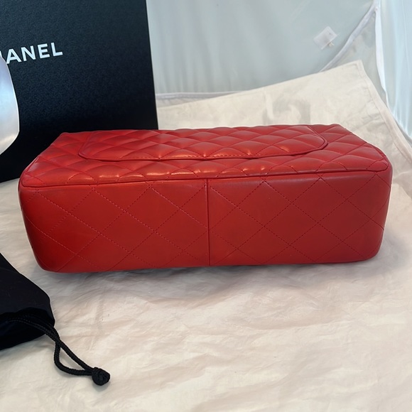 Chanel Quilted Jumbo Double Flap Bag - Picture 7 of 16